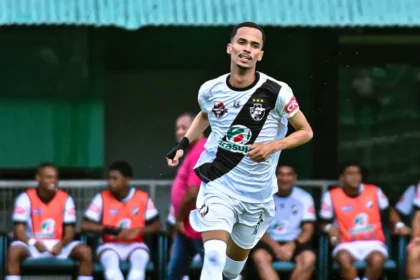 Vasco supera Adesg após reinício da partida e assume terceiro lugar no Campeonato Acreano