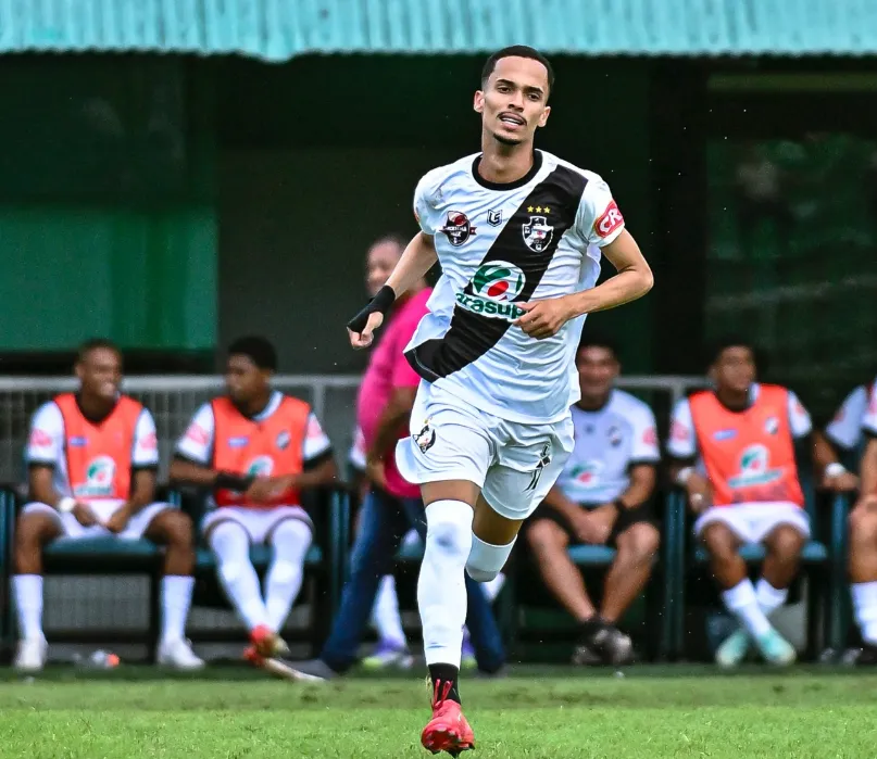 Vasco supera Adesg após reinício da partida e assume terceiro lugar no Campeonato Acreano