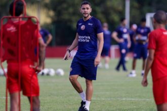 Náutico corre para inscrever novo jogador até o fim do prazo do Pernambucano