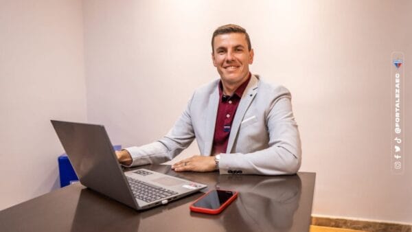 Fortaleza anuncia desligamento de Marcelo Boeck do departamento de futebol