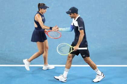 Stefani e Dabrowski garantem vaga na semifinal de duplas no Aberto da Austrália