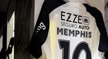 Corinthians confirma retorno de Memphis Depay na estreia do Brasileirão