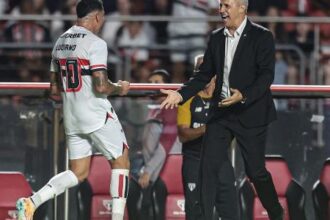 Crespo recua após críticas, pede desculpas e reforça ambição do São Paulo após vitória sobre o Flamengo