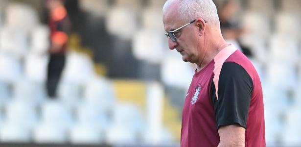 Pedidos de Dorival colidem com plano de corte de gastos do Corinthians