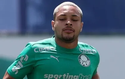 Palmeiras retorna aos treinos e direciona foco para o Paulistão; Vitor Roque comemora confiança após gol