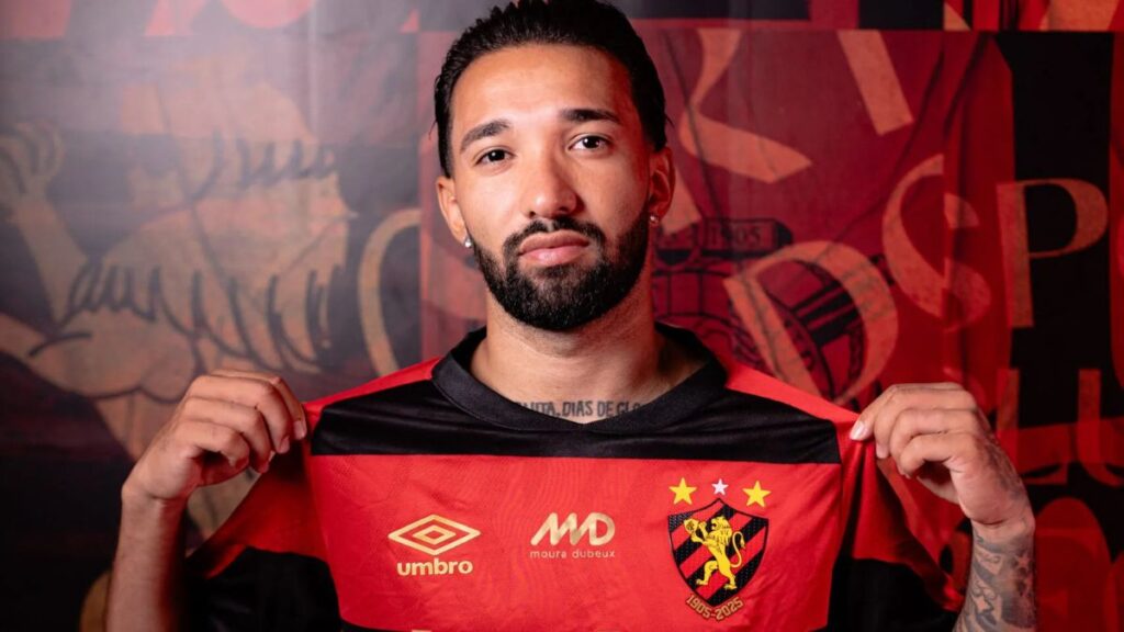 Sport acerta contratação do atacante Clayson até novembro