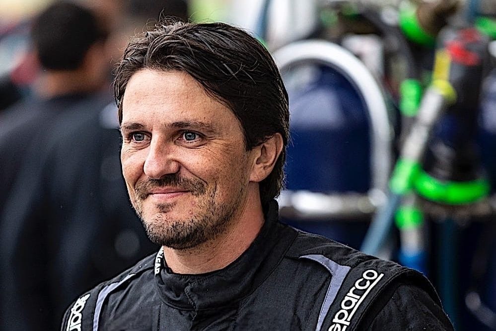 Denis Navarro confirma participação na NASCAR Brasil 2026 pela Cavaleiro Sports