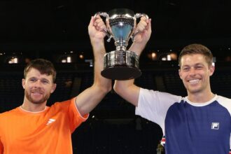 Skupski e Harrison conquistam Australian Open e britânico reassume liderança do ranking