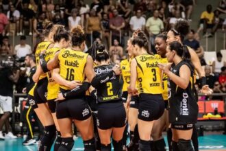 Praia Clube vence Brasília por 3 sets a 0 e segue firme no topo da Superliga