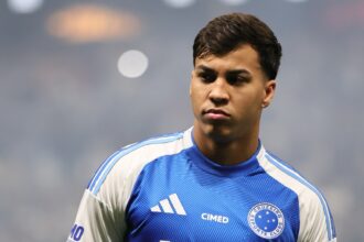 Cruzeiro recusa oferta de R$ 207 milhões com Cebolinha do Flamengo por Kaio Jorge
