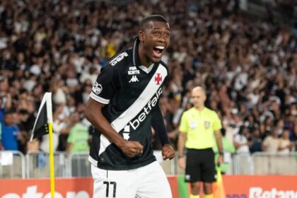 Histórico: Vasco acerta venda recorde de Rayan ao Bournemouth por R$ 217 milhões