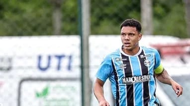 Grêmio blinda promessa da base: Zagueiro Viery renova até 2029 com multa de R$ 313 milhões