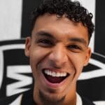 Galo se reforça: Atlético-MG anuncia a contratação do meia Victor Hugo até 2030