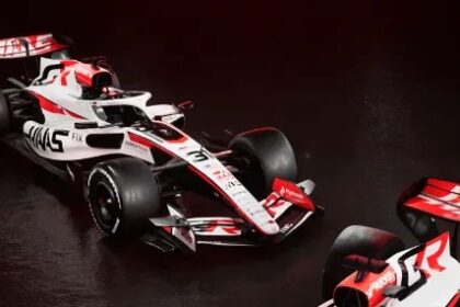 Haas revela o VF-26: Novo carro com DNA da Toyota e motor Ferrari para a temporada 2026