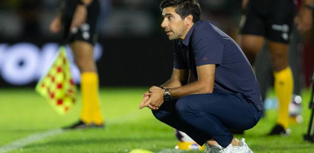 Abel admite atuação ruim, critica gramado e pede reforços após derrota do Palmeiras