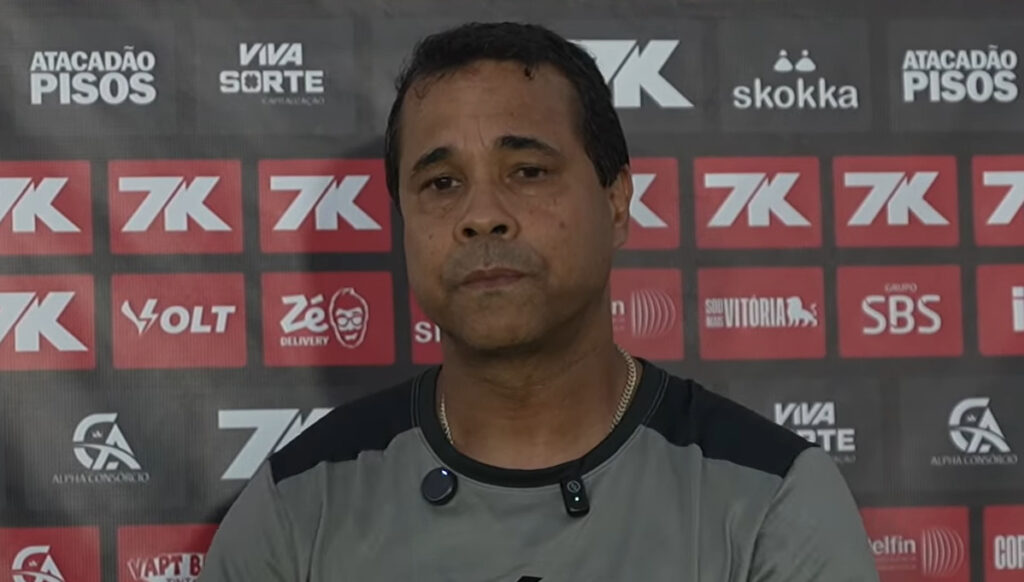 Vitória supera Barcelona de Ilhéus com equipe alternativa, e Rodrigo Chagas exalta Dudu Miraíma