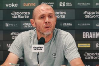 Após goleada, Mozart evita detalhar contratações e elogia elenco do Ceará