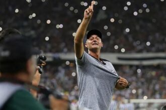 Lisca é anunciado como novo técnico do Botafogo-PB