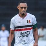 Lesionado, zagueiro Eurico desfalca Santa Cruz na segunda fase do Pernambucano