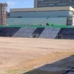 Central dá início à colocação do novo gramado no Lacerdão em Caruaru