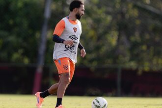 Clayson revela ansiedade para estreia no Sport e elogia ambiente do clube