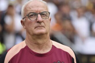 Dorival Júnior diz que Corinthians precisa de reforços para brigar além das copas