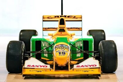 Carro da primeira vitória de Schumacher na F1 é arrematado por mais de R$ 31 milhões