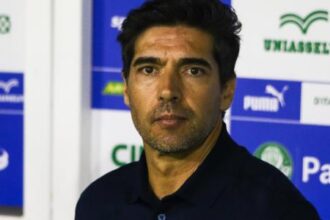 Abel Ferreira pede calma à torcida do Palmeiras e convoca união para o Dérbi