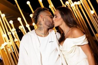 Bruna Biancardi comemora 34 anos de Neymar e brinca sobre fios brancos na barba