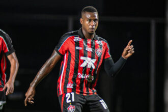 Jair Ventura garante Dudu como titular do Vitória na próxima partida