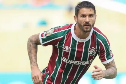 Clube dos Emirados Árabes prepara oferta para contratar Everaldo, do Fluminense