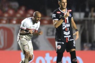 Lucas Moura lidera virada do São Paulo sobre o Primavera e mantém equipe na briga pela classificação