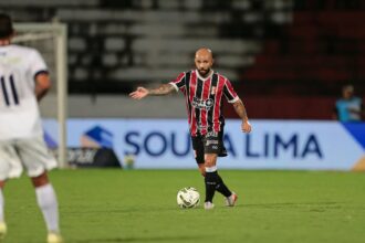 Santa Cruz marca de escanteio, vence o Decisão e avança para enfrentar o Náutico na semifinal do Pernambucano