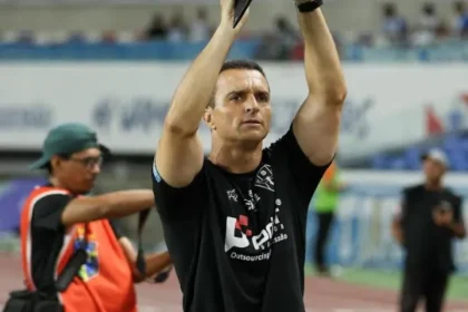 Júnior Rocha exalta desempenho do Paysandu após empate com o Remo