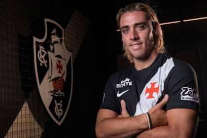 Vasco anuncia Claudio Spinelli como novo camisa 77 até 2028