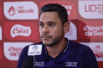 Reginaldo e Arnaldo viram dúvidas do Náutico para semifinal contra o Santa Cruz