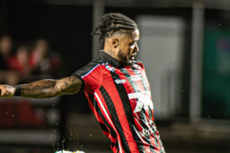 Marinho volta a atuar pelo Vitória, participa por 23 minutos e vira alternativa para Jair Ventura