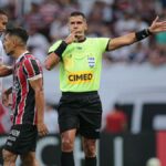 Súmula relata arremesso de copos por torcedores do Santa Cruz no Clássico das Emoções