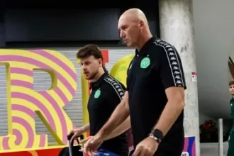 Chapecoense reage e arranca empate com Coritiba; Dal Pozzo vê evolução do time