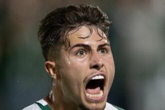 Chapecoense mantém invencibilidade na volta à Série A e decide jogos nos acréscimos