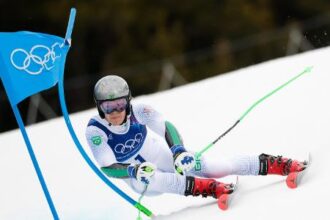 Brasileiro Lucas Braathen faz o melhor tempo na primeira descida do slalom gigante em Milão-Cortina