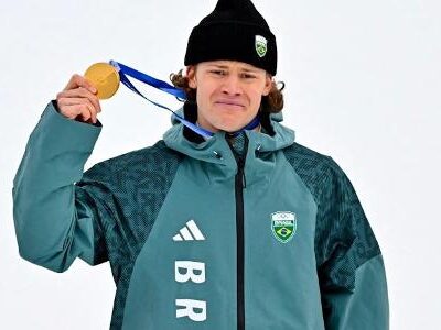Brasileiro Lucas Pinheiro garante primeiro ouro sul-americano na história da Olimpíada de Inverno