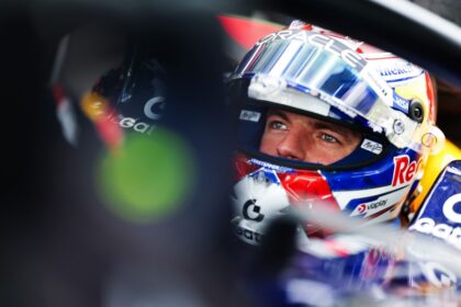 Verstappen critica nova gestão de energia na F1 e teme frear no meio das retas