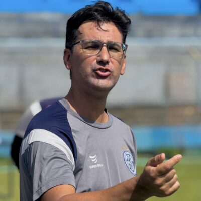 Ricardo Resende cobra efetividade após empate e foca no mata-mata contra o Guarani de Porto da Folha