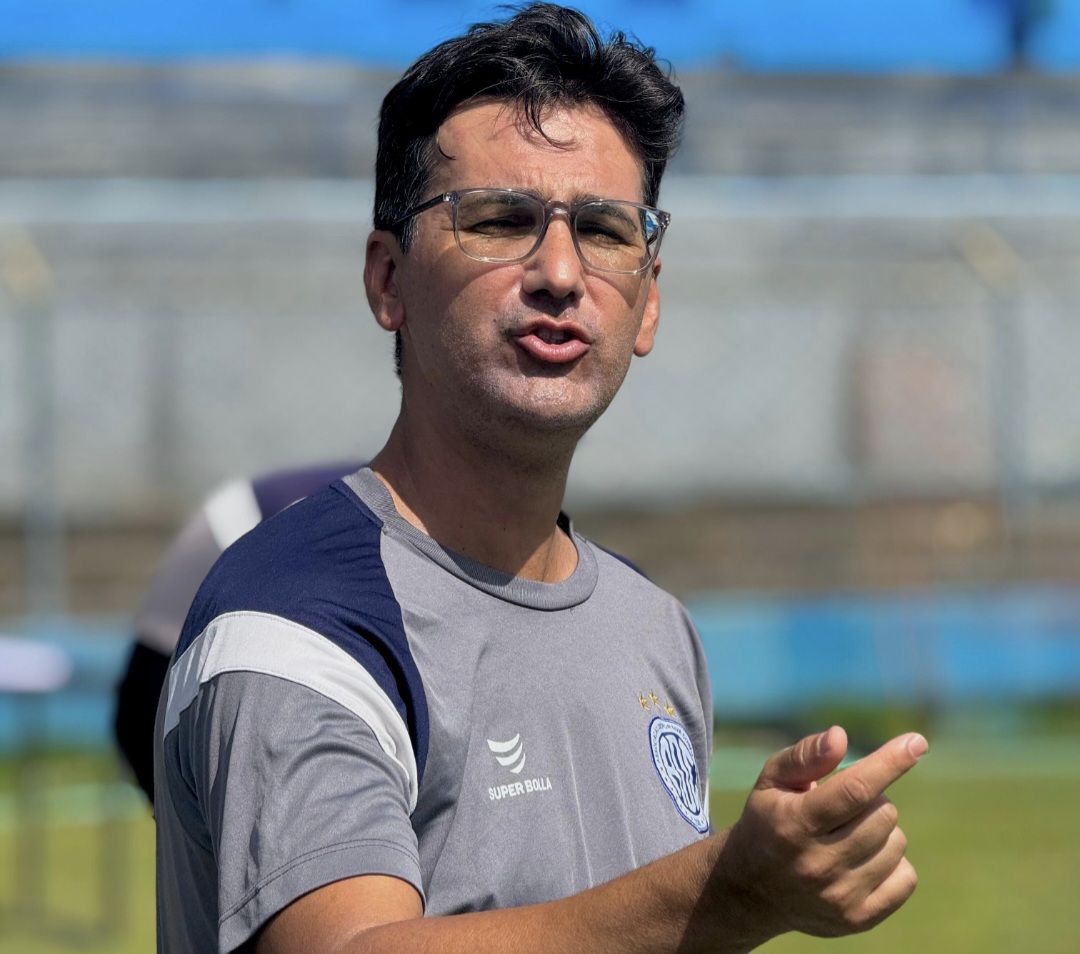 Ricardo Resende cobra efetividade após empate e foca no mata-mata contra o Guarani de Porto da Folha