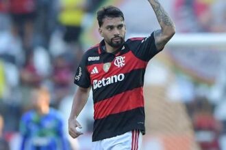 Mauro Cezar Pereira critica Central do Apito por pedir anulação de gol de Paquetá