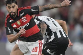 Filipe Luís exalta primeiro gol de Paquetá desde o retorno e vaga do Flamengo na semifinal do Carioca