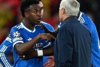 Comentários de Mourinho sobre Vinicius Júnior geram pressão por ação da Uefa contra racismo