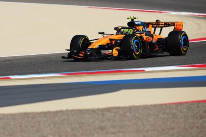 Norris bate recorde nos testes no Bahrein; Ferrari exibe asa móvel e Audi enfrenta falha hidráulica