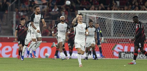 Corinthians segura pressão, supera pênalti perdido pelo Athletico e vence em Curitiba